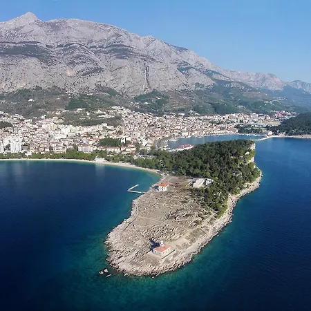 Double 6778b 3* Makarska